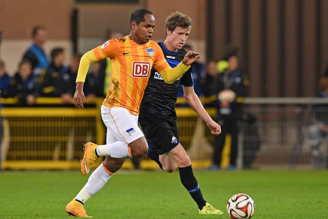 斯诺克世锦赛：吴宜泽晋级16强 范争一憾负肖恩·墨菲